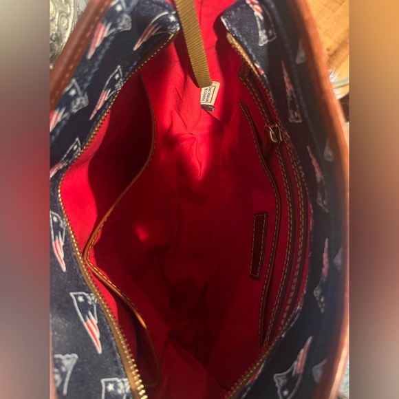 NFL  Dooney & Bourke Patriots Pocketbook - Picture 7 of 9